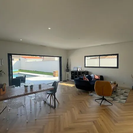 Maison Neuve Avec Piscine Willa