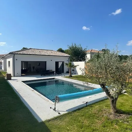 Maison Neuve Avec Piscine Willa
