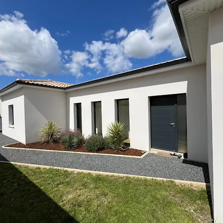Maison Neuve Avec Piscine Willa Tresses